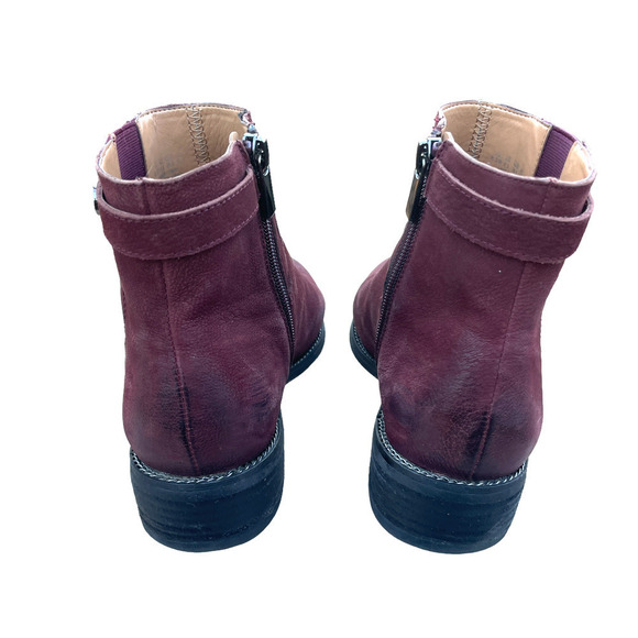 Franco Sarto Brandy/DkBurgundy Chelsea Boot - Women's  8 1/2 Wide - Picture 10 of 13